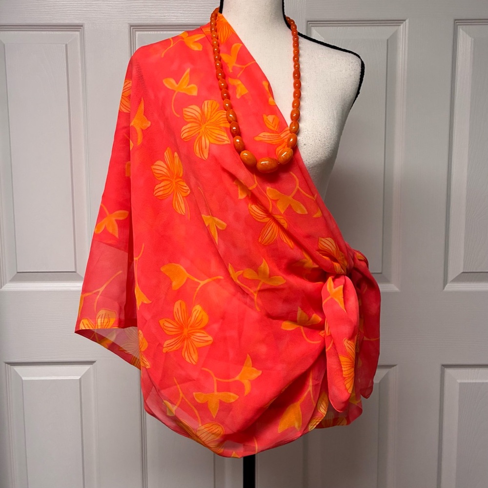 NWOT Lady Juliet sarong/pareo, with matching travel pouch. 43 x 70 in. - Picture 7 of 14